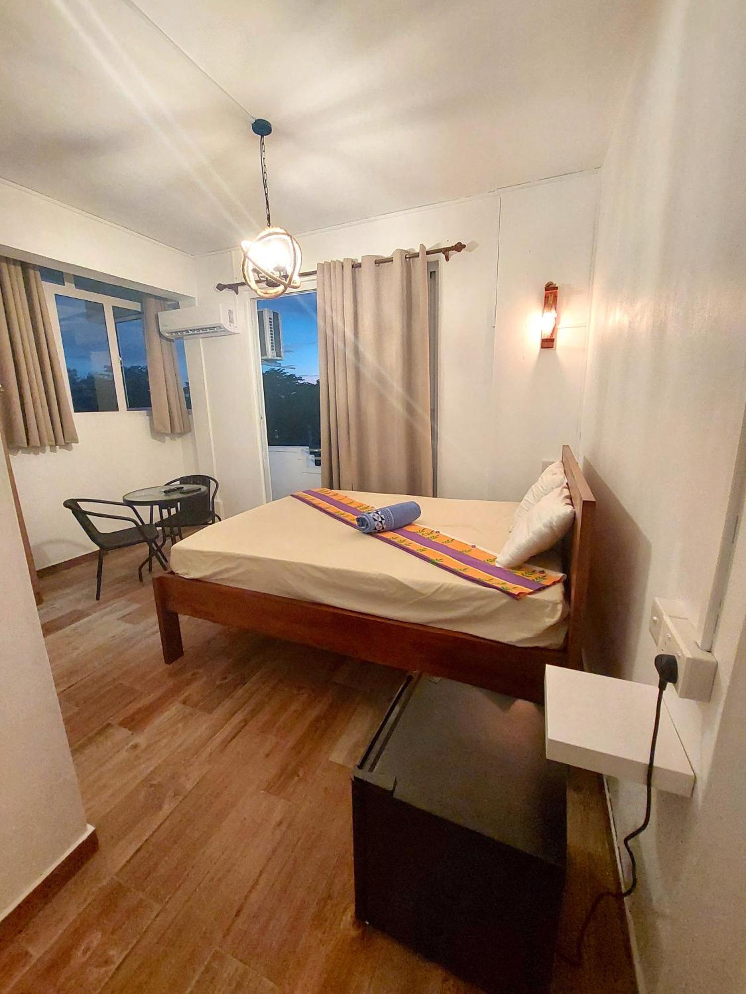 Latanier Beach Hotel Grand-Baie Kültér fotó